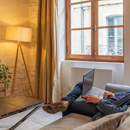 Une Nuit à Nîmes - Appartement au pied de la Maison Carrée Extérieur photo
