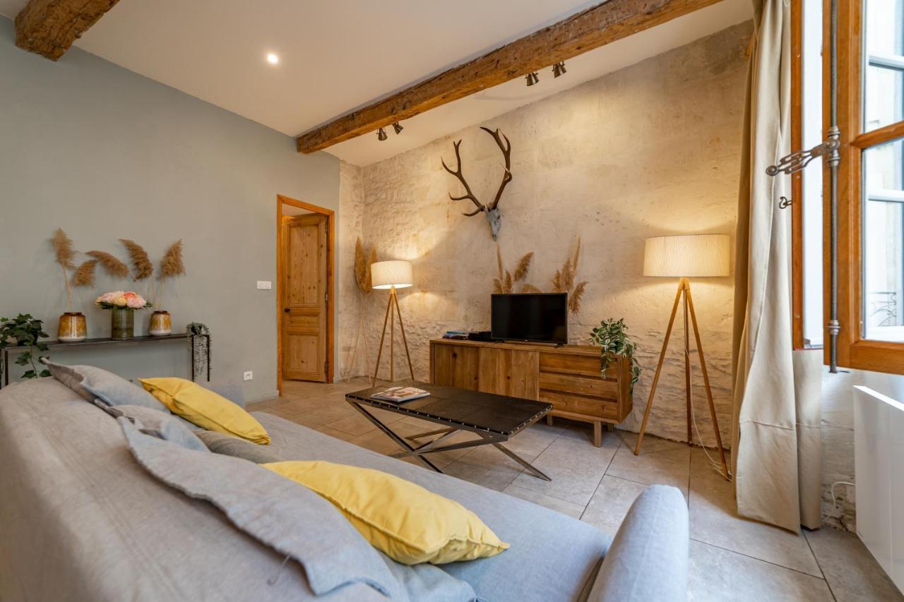 Une Nuit à Nîmes - Appartement au pied de la Maison Carrée Extérieur photo