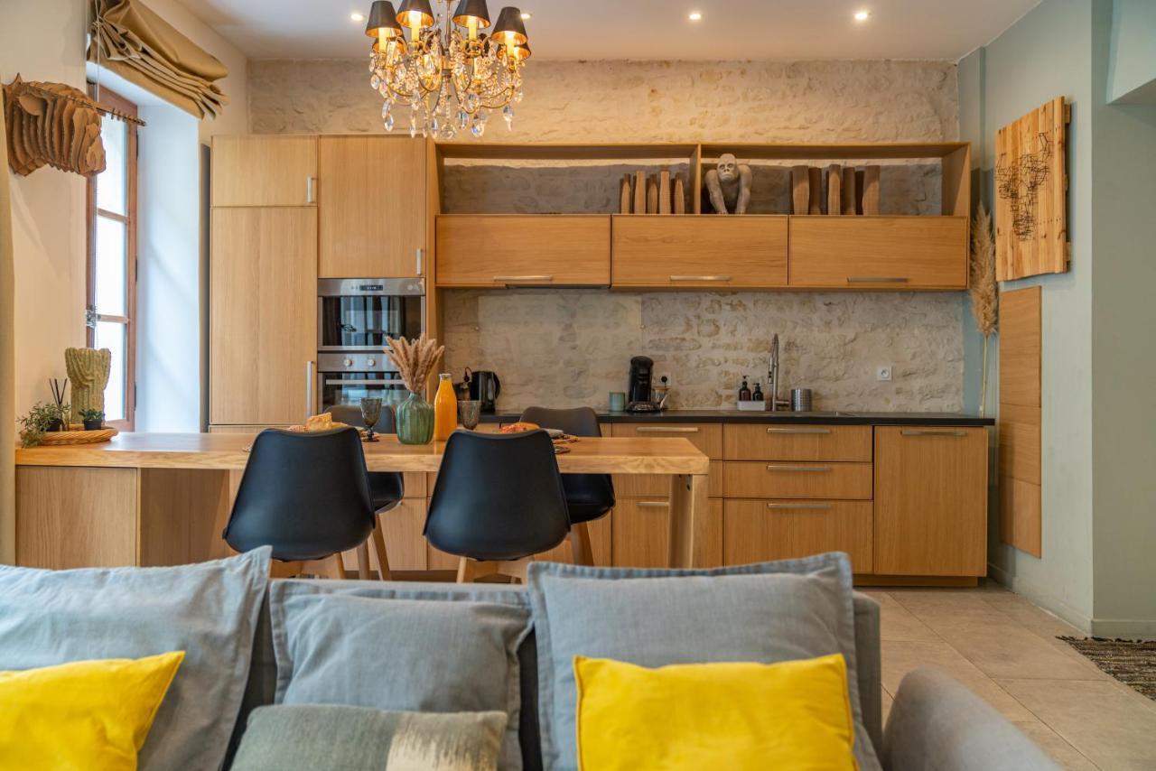 Une Nuit à Nîmes - Appartement au pied de la Maison Carrée Extérieur photo