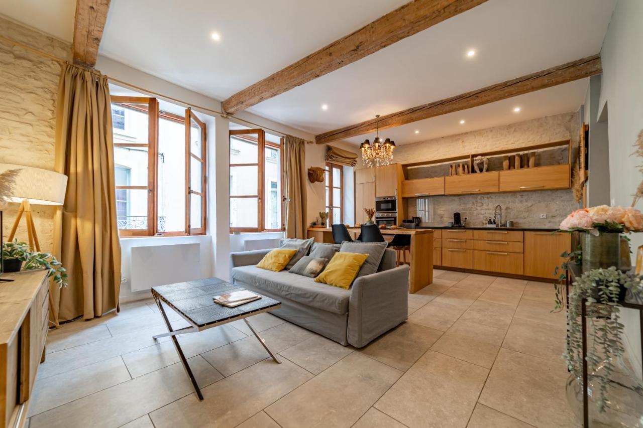 Une Nuit à Nîmes - Appartement au pied de la Maison Carrée Extérieur photo
