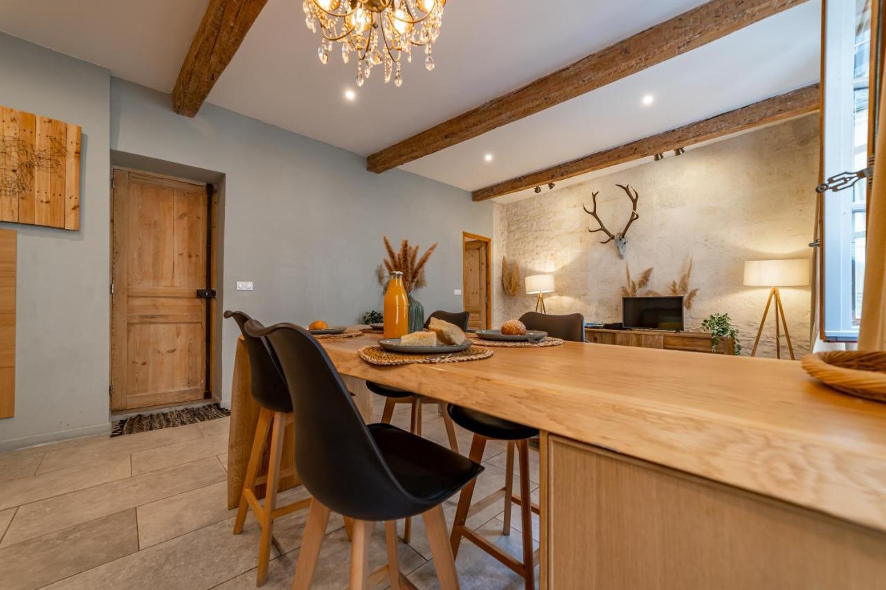Une Nuit à Nîmes - Appartement au pied de la Maison Carrée Extérieur photo