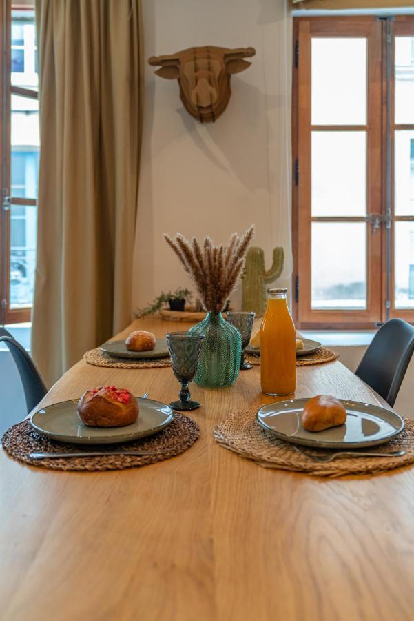 Une Nuit à Nîmes - Appartement au pied de la Maison Carrée Extérieur photo