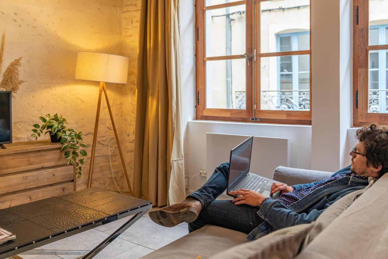 Une Nuit à Nîmes - Appartement au pied de la Maison Carrée Extérieur photo