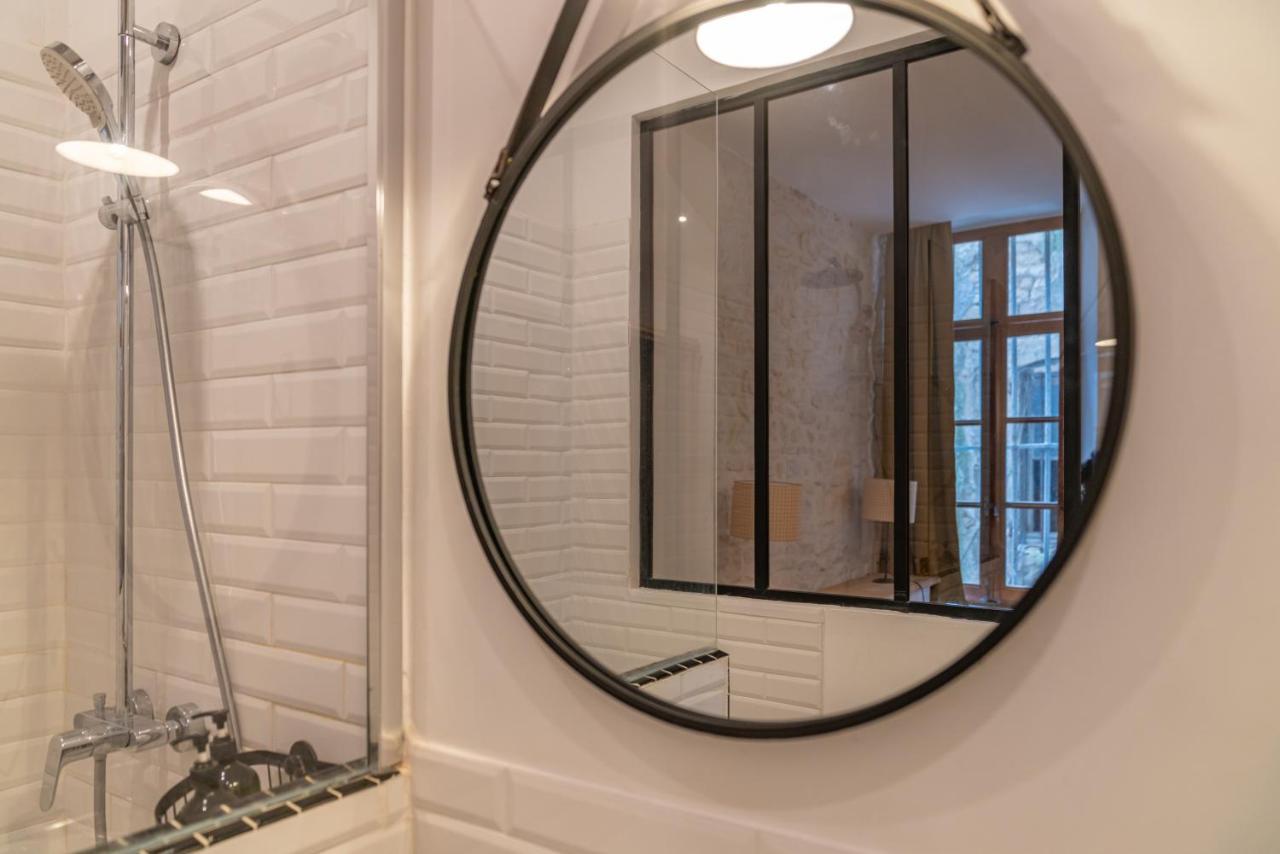 Une Nuit à Nîmes - Appartement au pied de la Maison Carrée Extérieur photo
